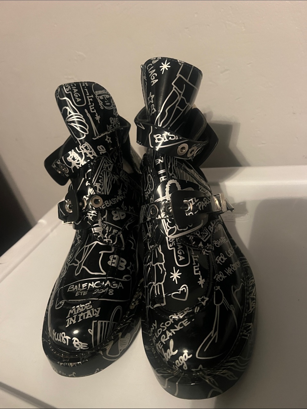 Balenciaga Black & White Graffiti Leather Ankle Shoes - Picture 3 of 12